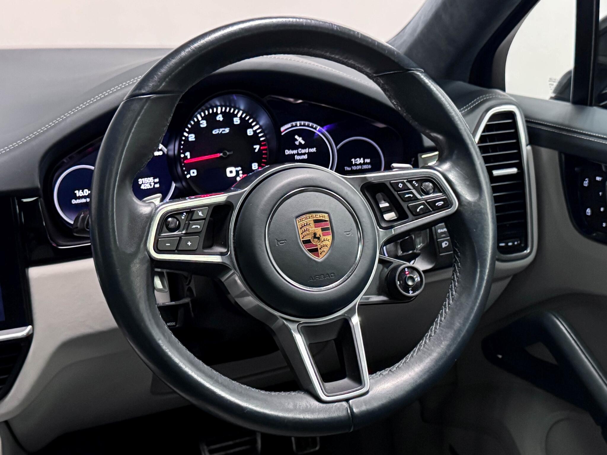 Porsche Cayenne view 17