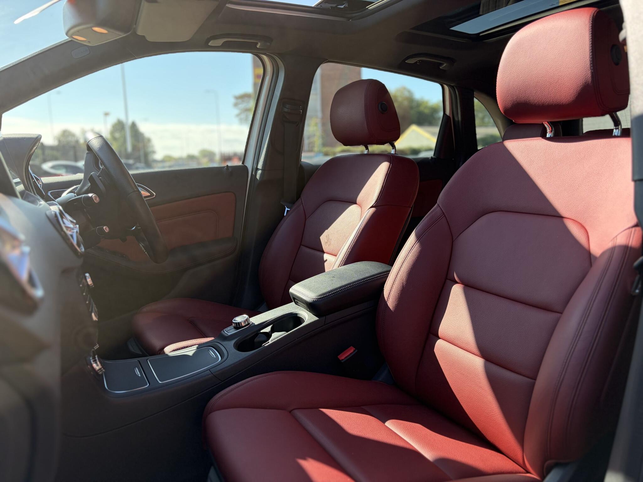 Mercedes-Benz B-Class view 19