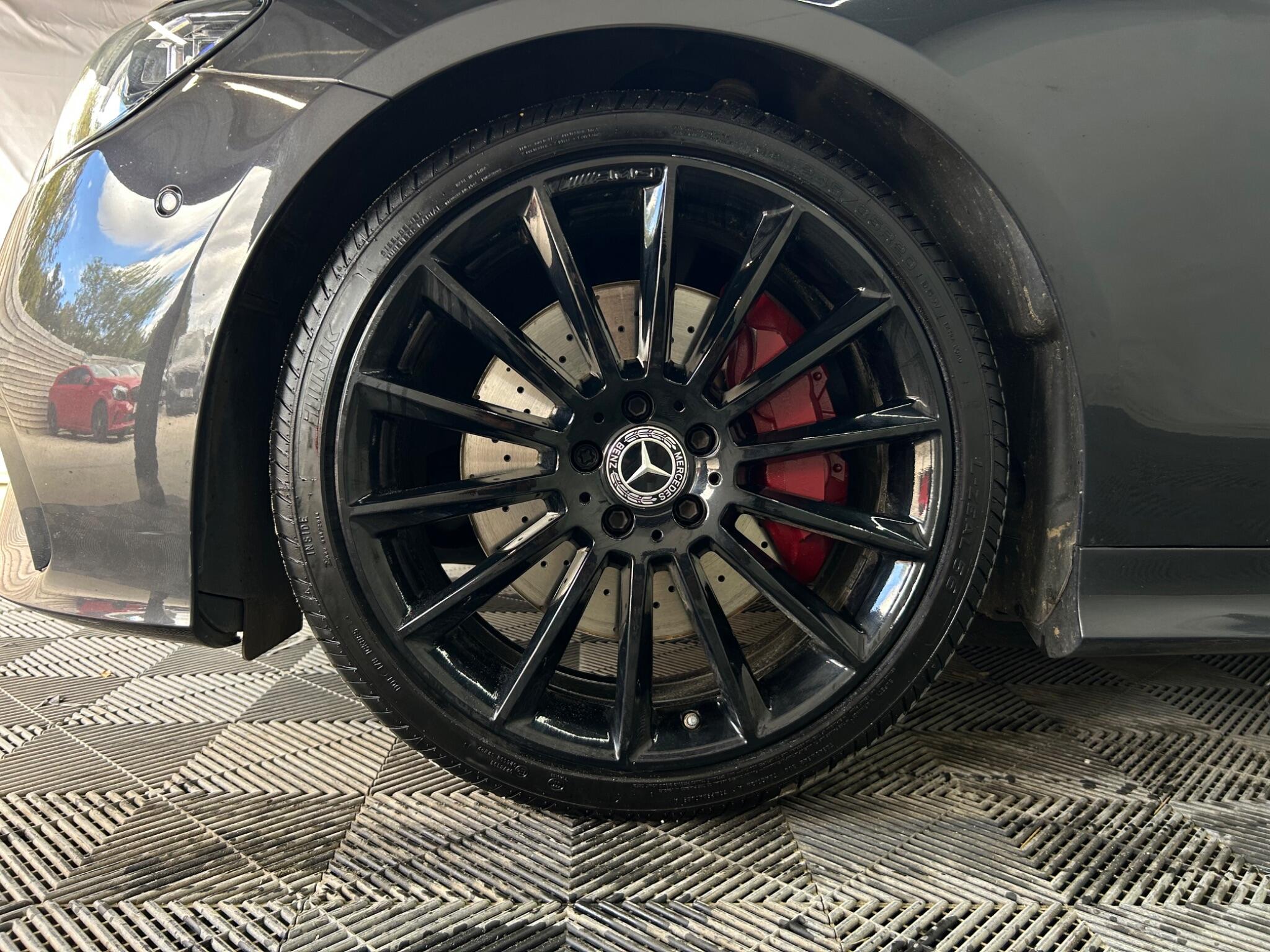 Mercedes-Benz E Class view 33