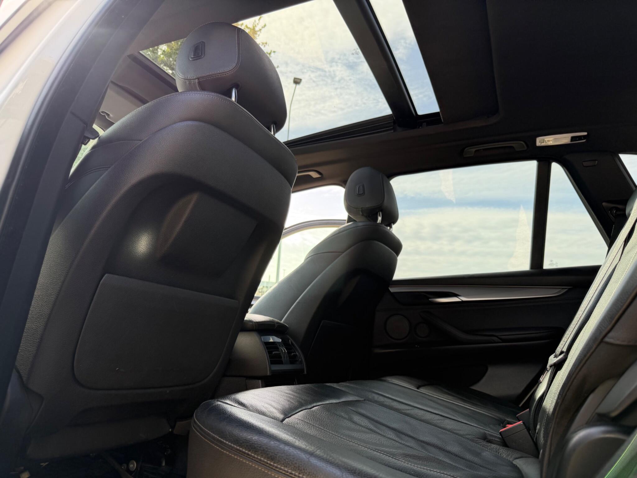BMW X5 view 12