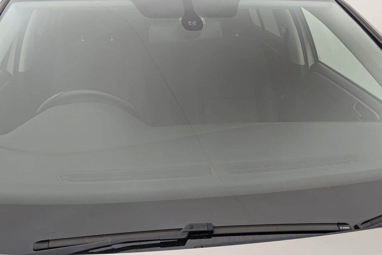 Volkswagen Golf view 48