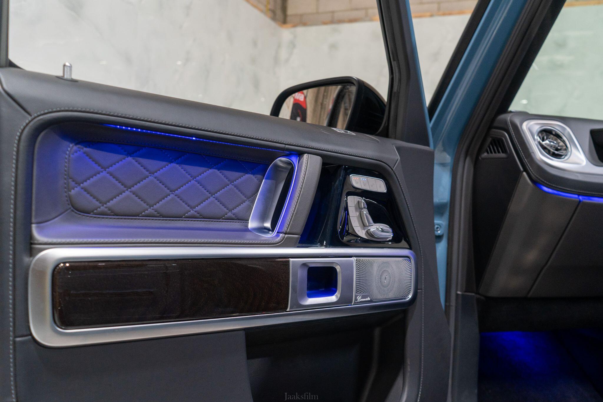 Mercedes-Benz G-Class view 29