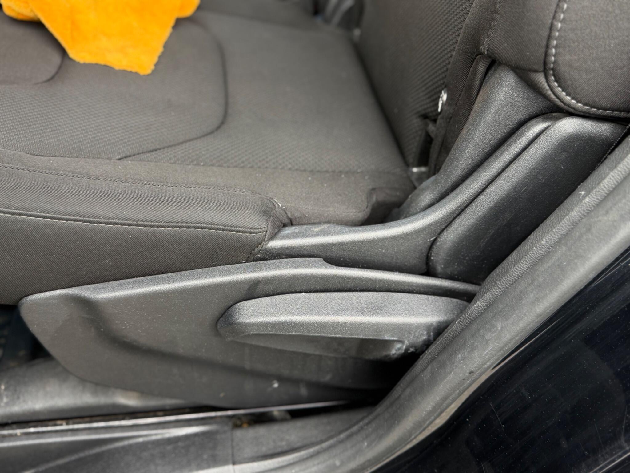 Ford S-Max view 31