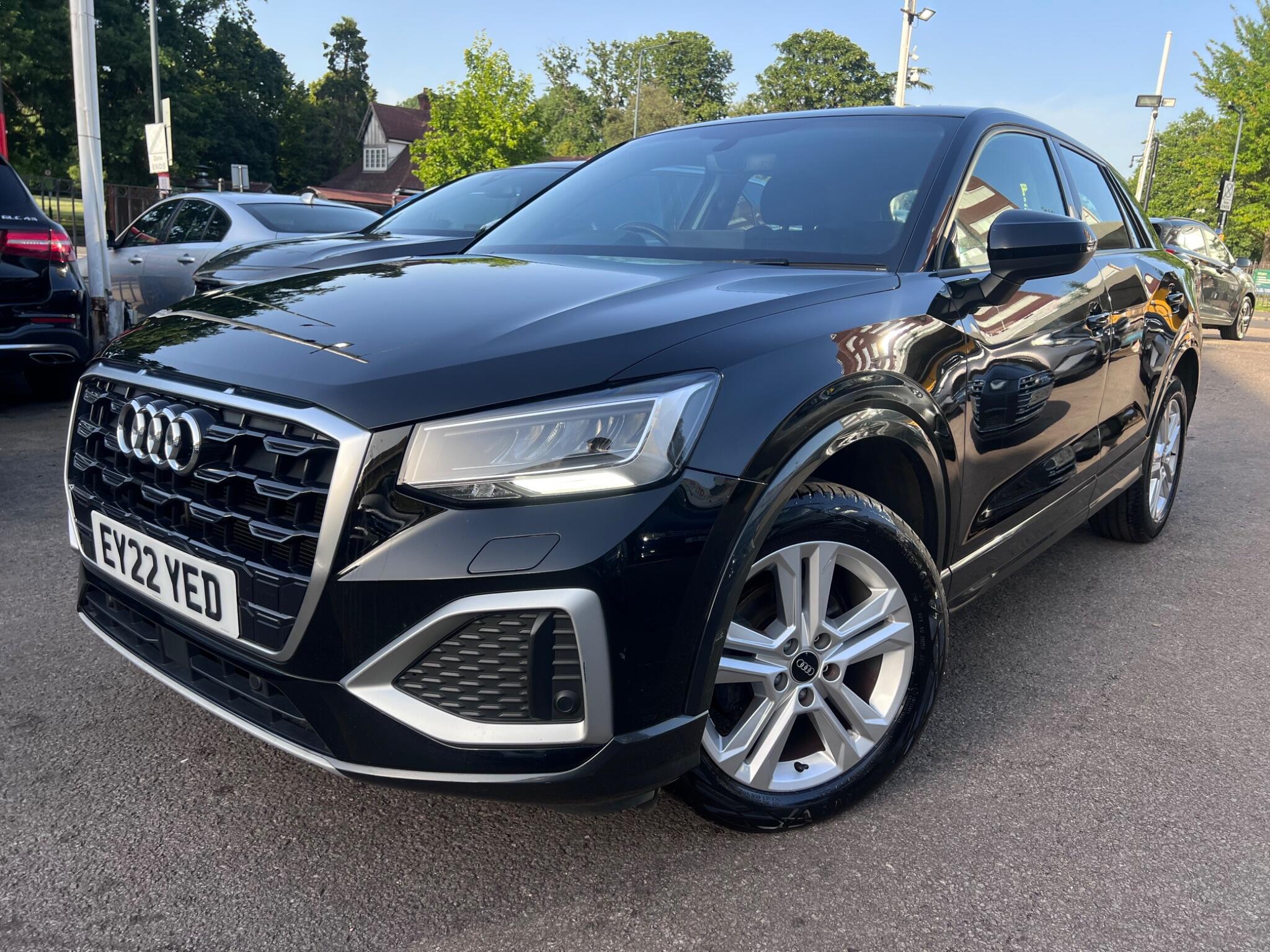 Audi Q2 view 6