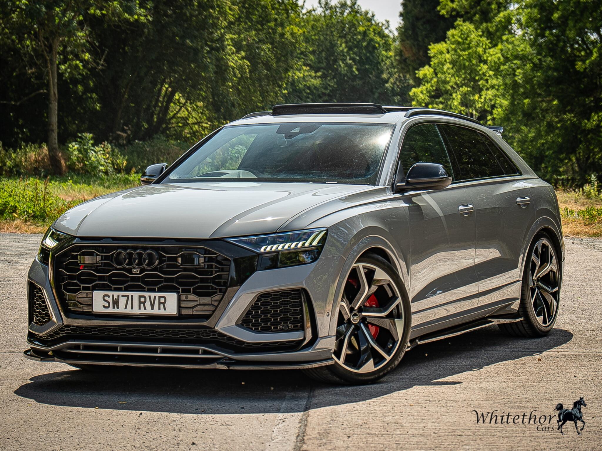 Audi RS Q8 view 39