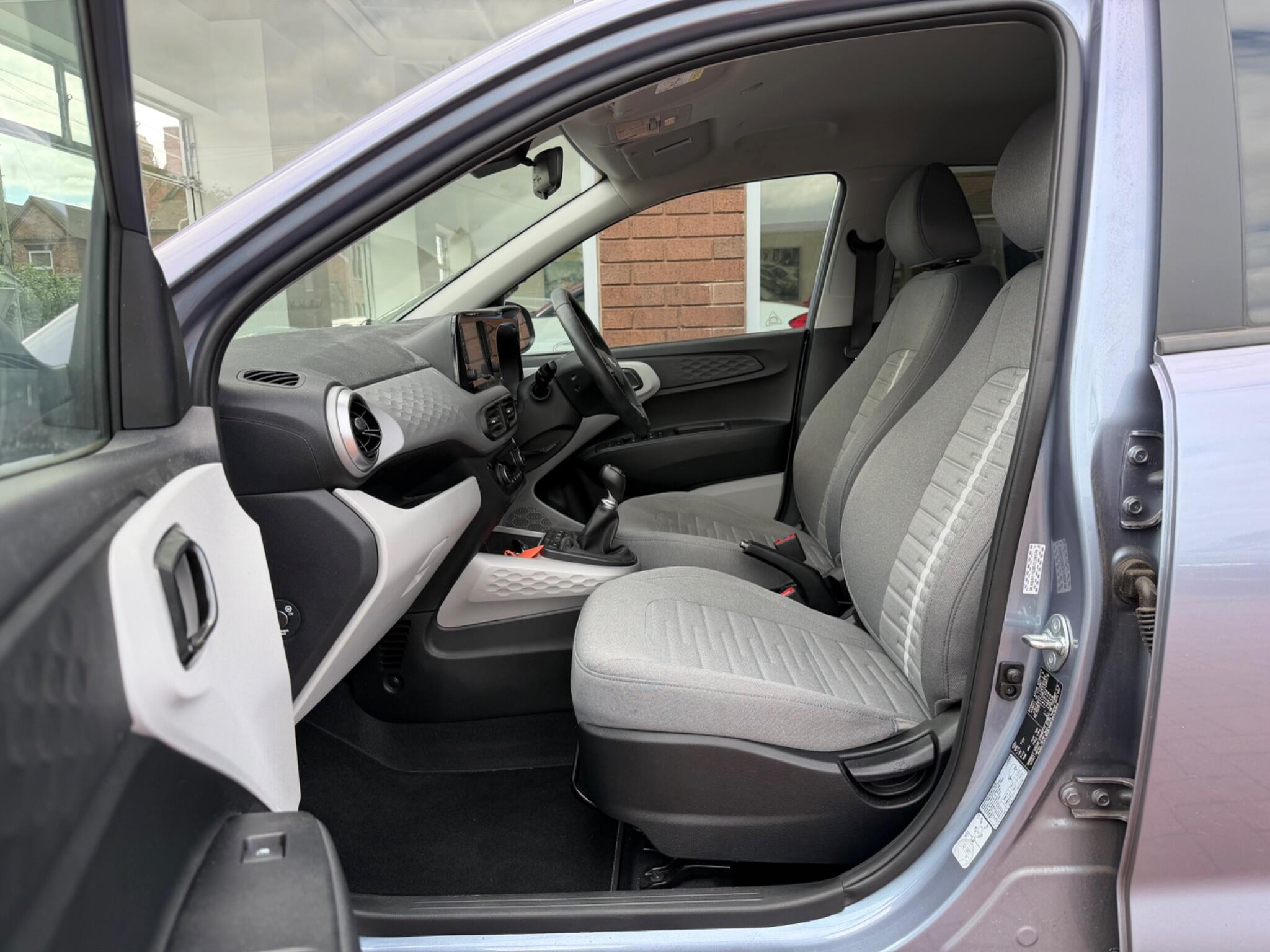 Hyundai i10 view 2