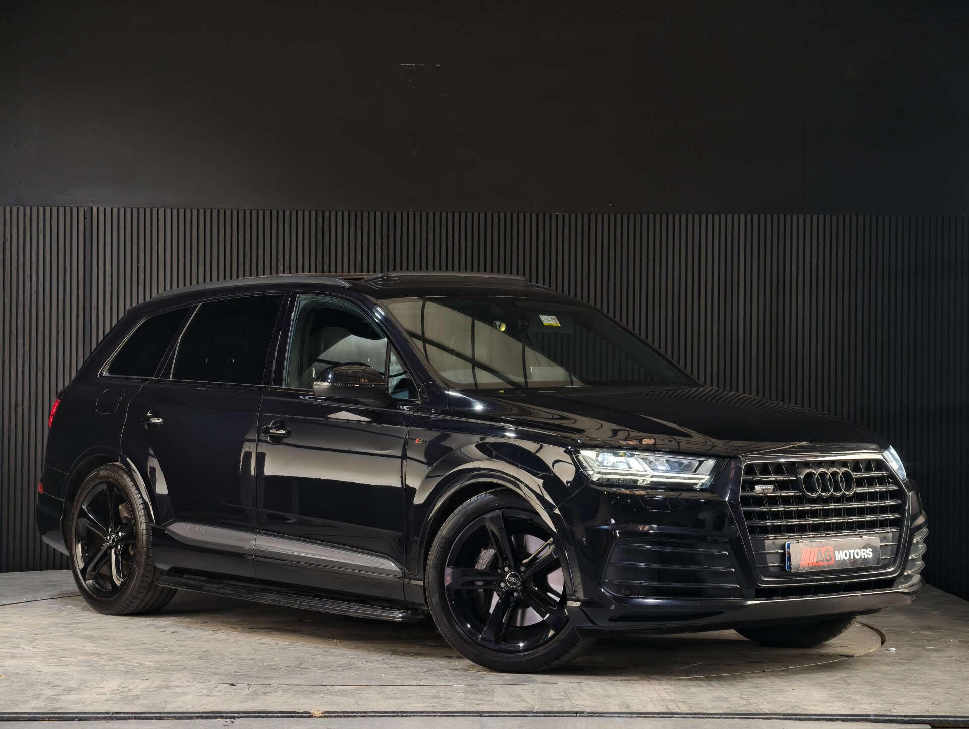 Audi Q7 view 5
