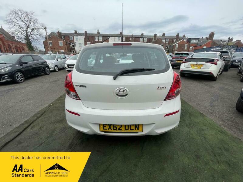 2012 Hyundai i20 image 44