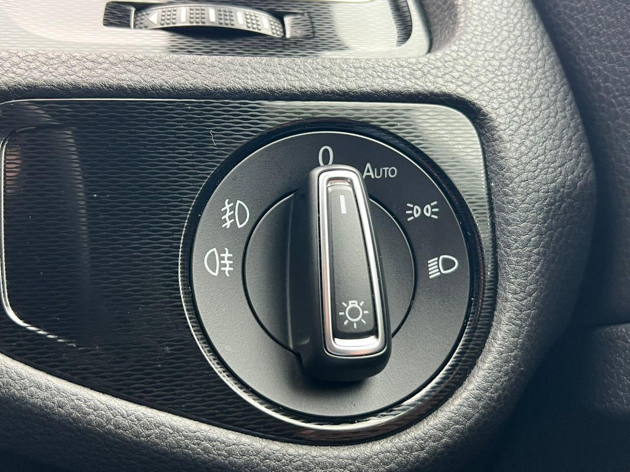 Volkswagen Golf view 34