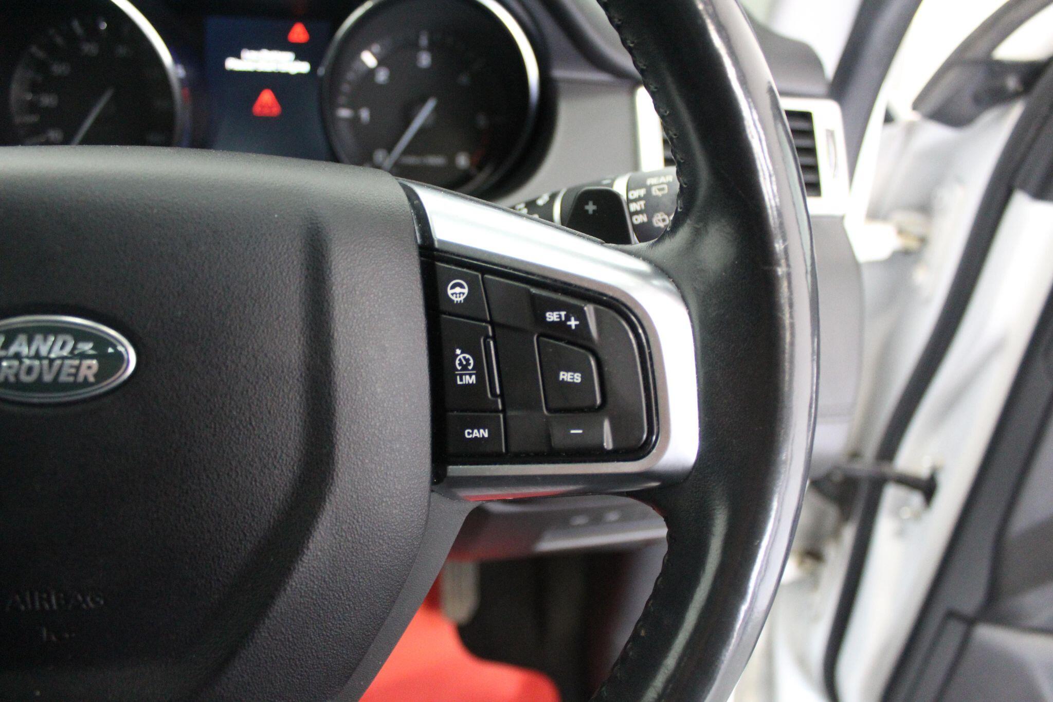 Land Rover Discovery Sport view 46