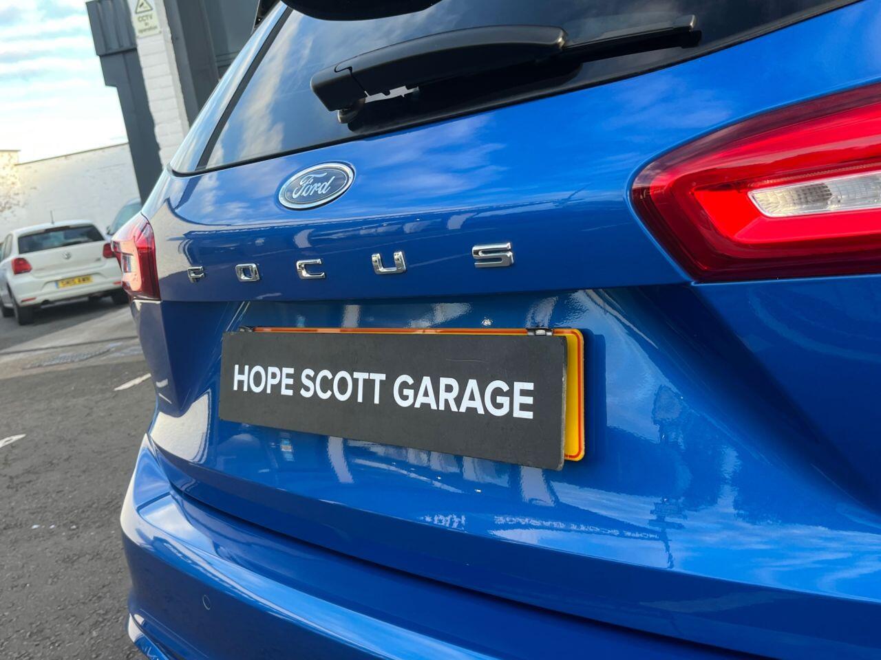 Ford Focus view 33