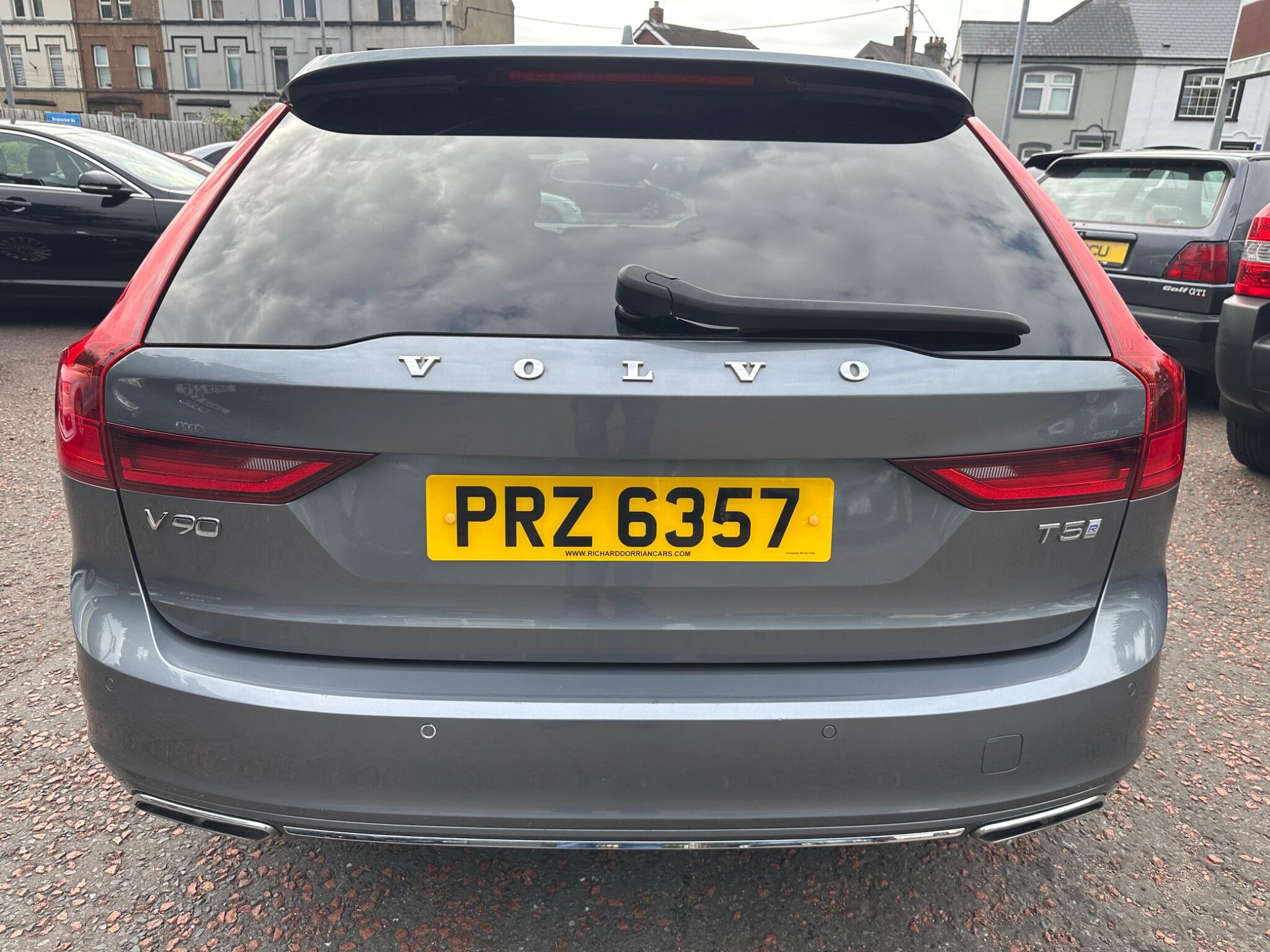 Volvo V90 view 4