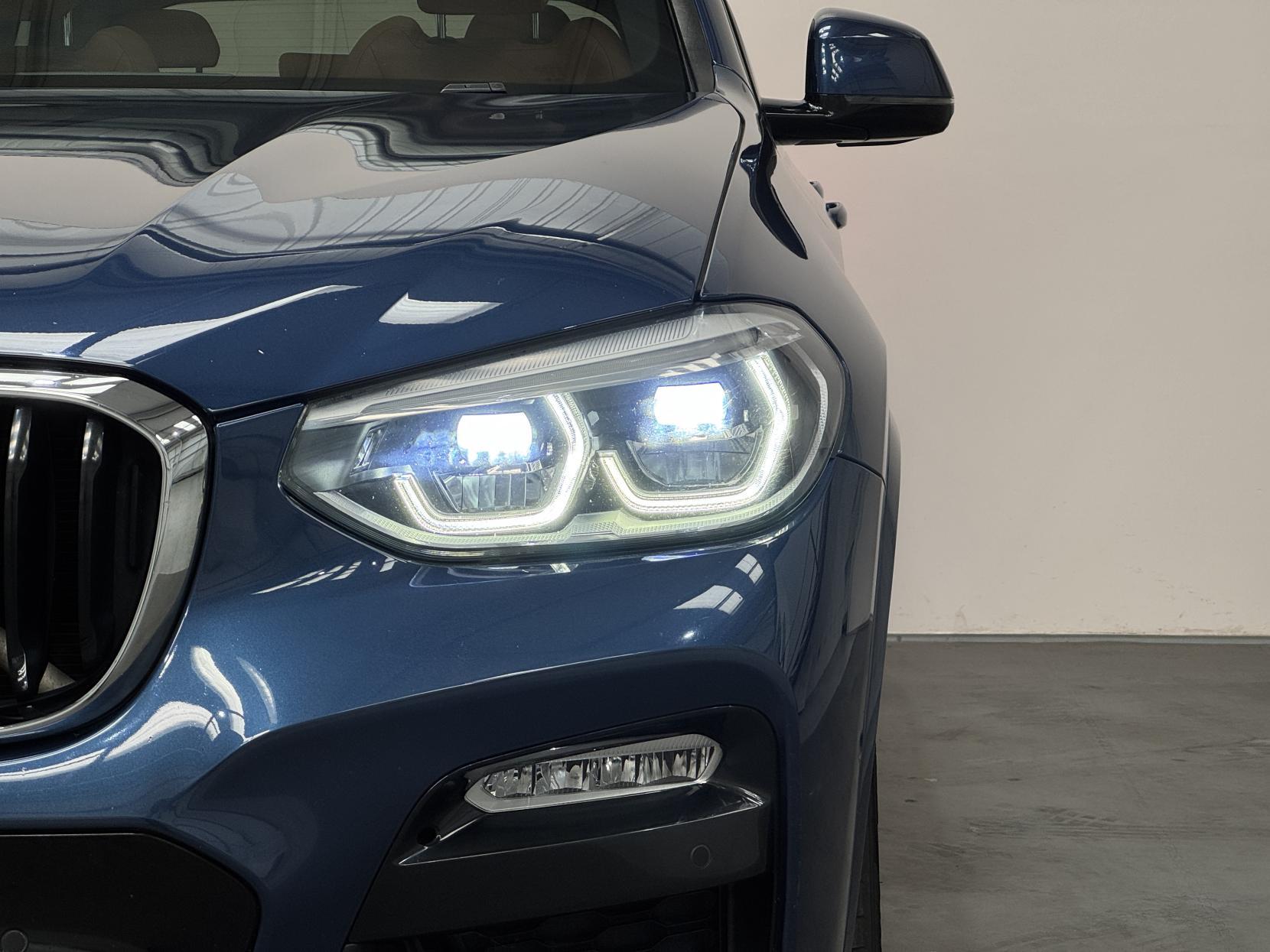 BMW X3 view 5