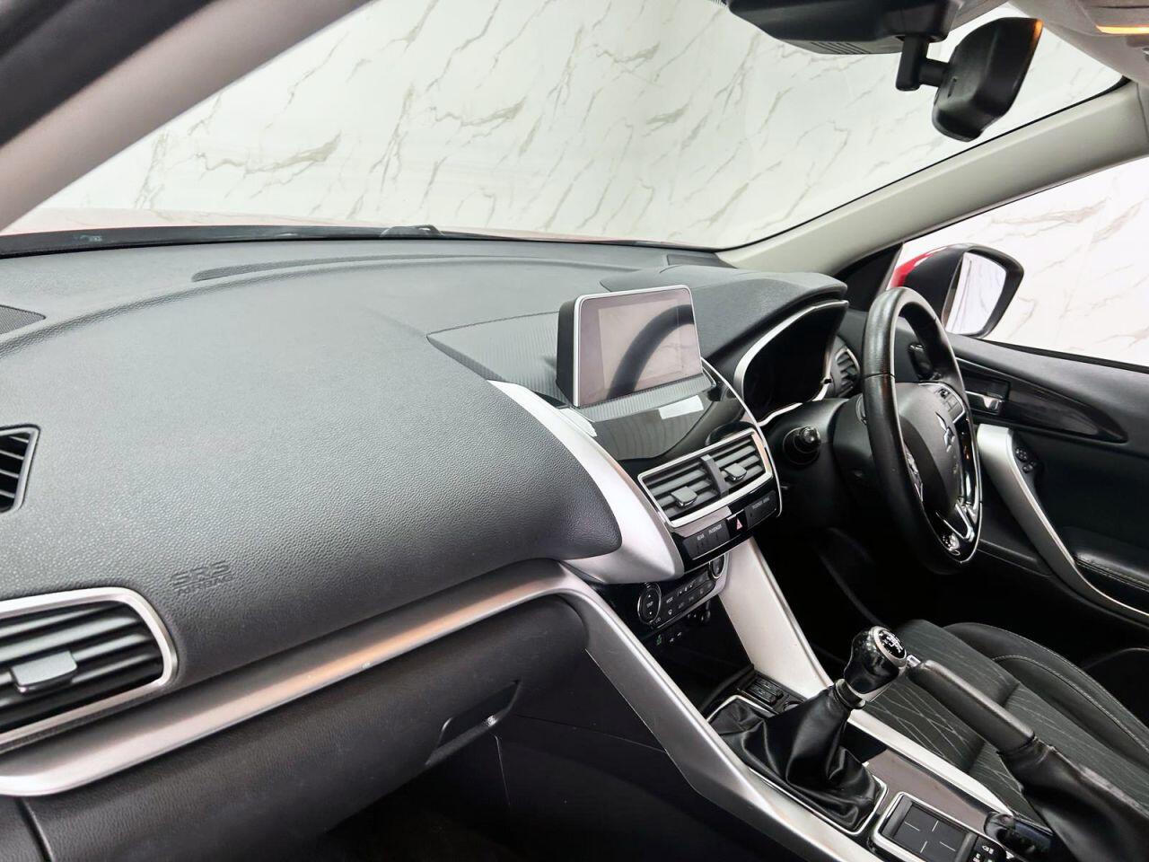 Mitsubishi Eclipse Cross view 15