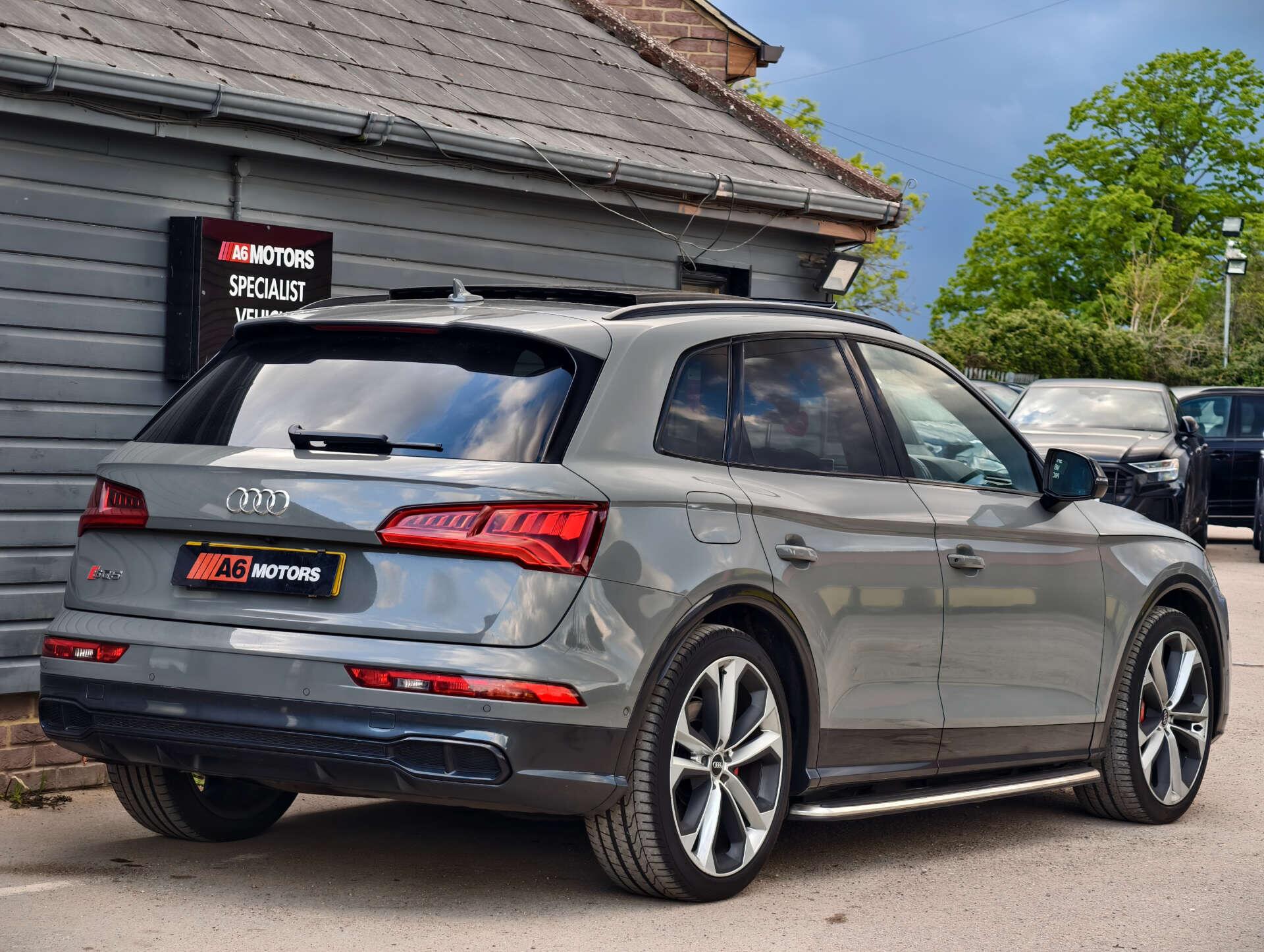Audi SQ5 view 20