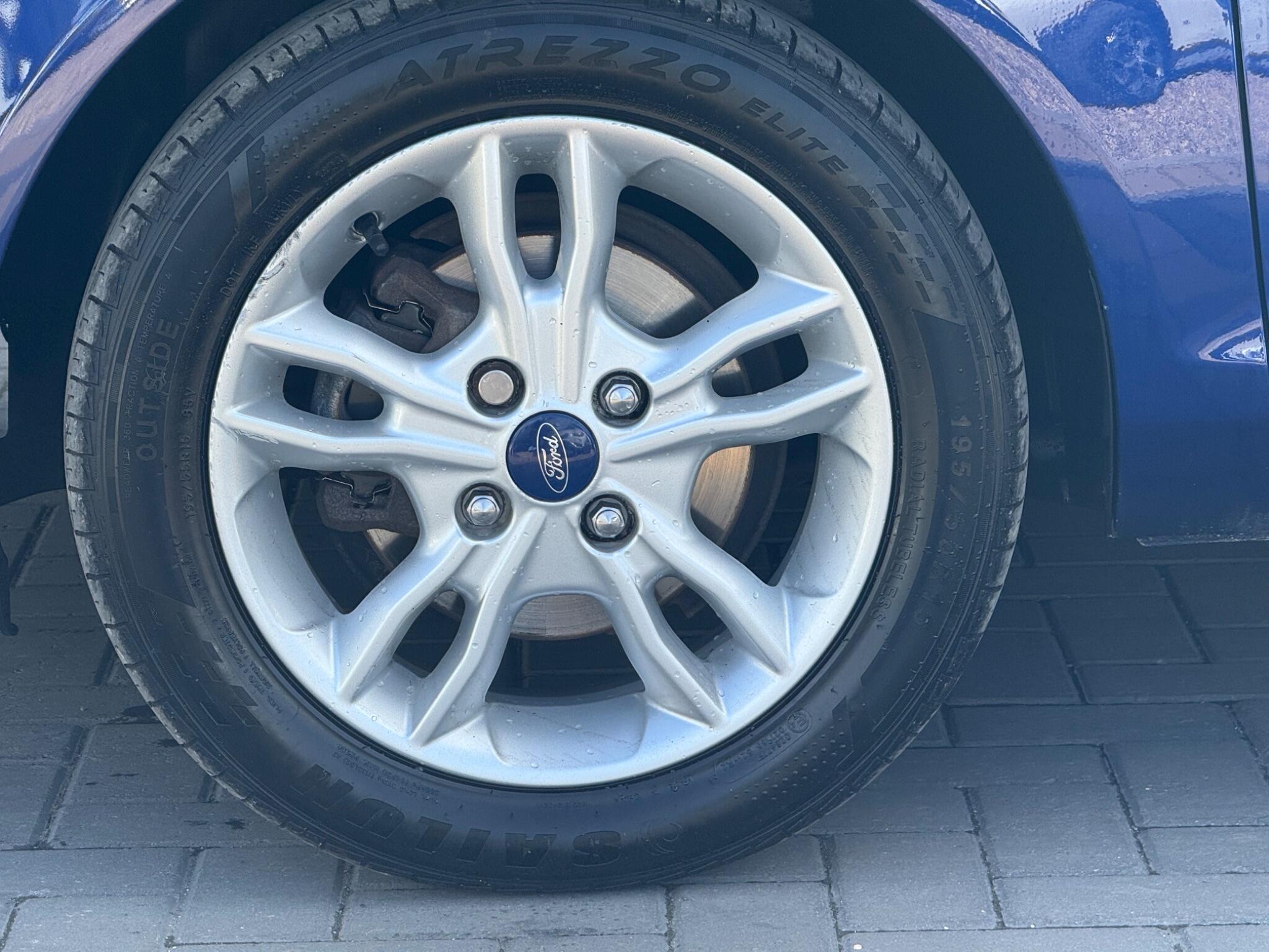 Ford Fiesta view 14