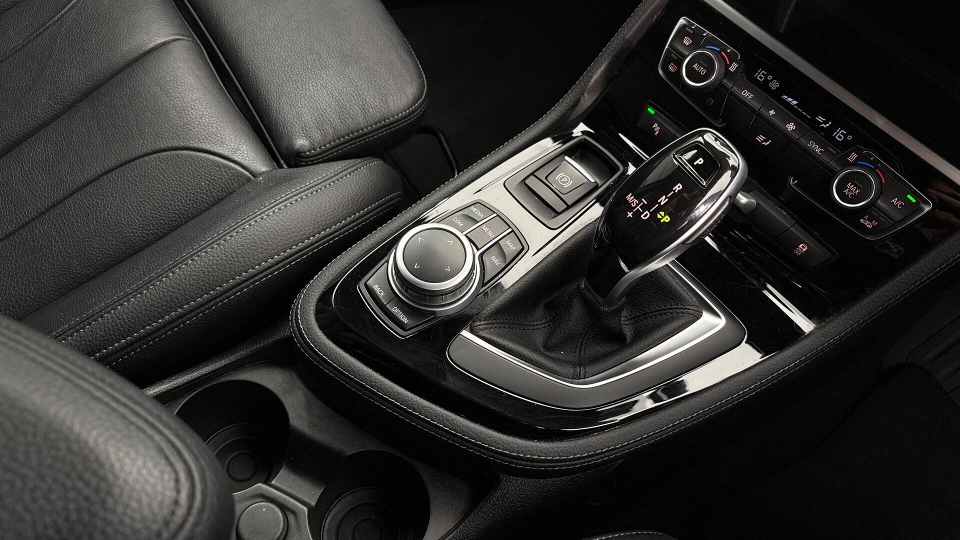BMW 2 Series view 10