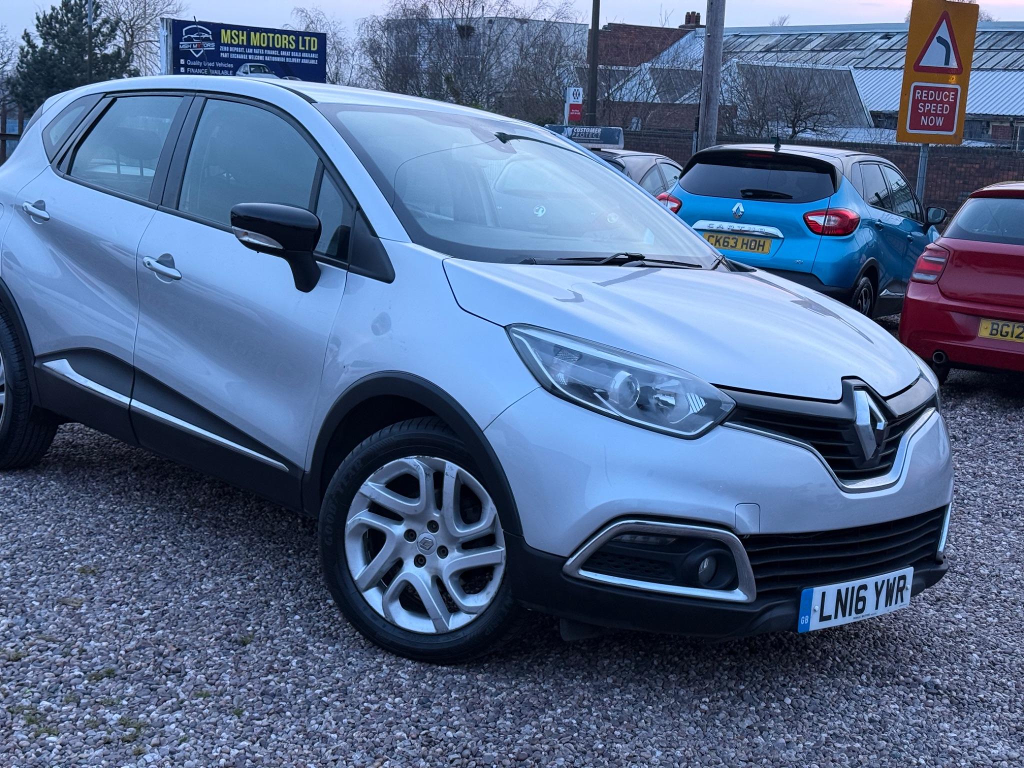 Renault Captur view 3