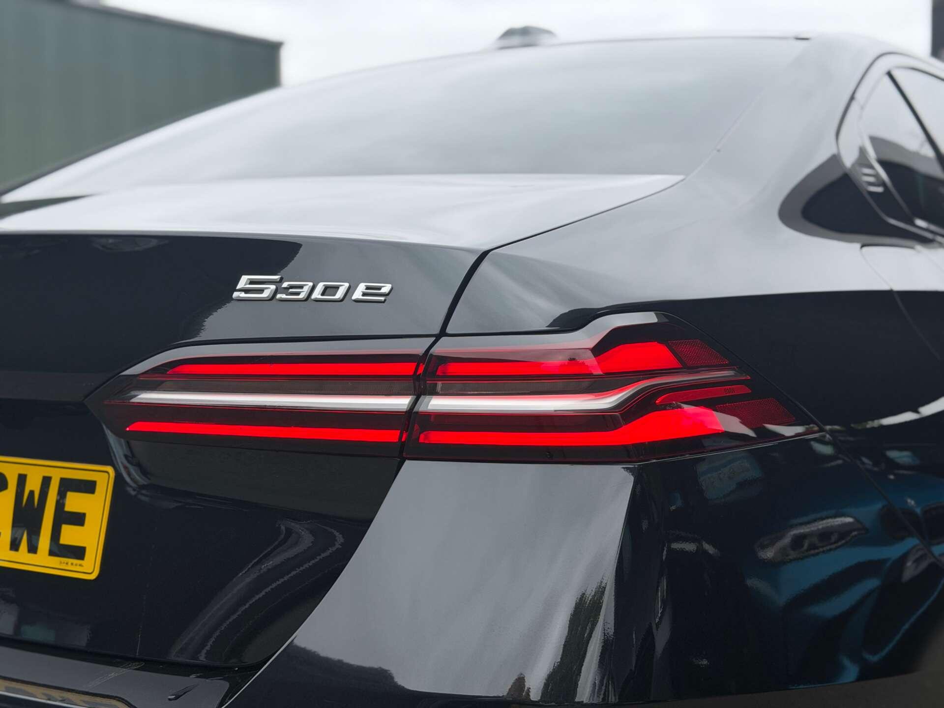 BMW 5 Series view 16