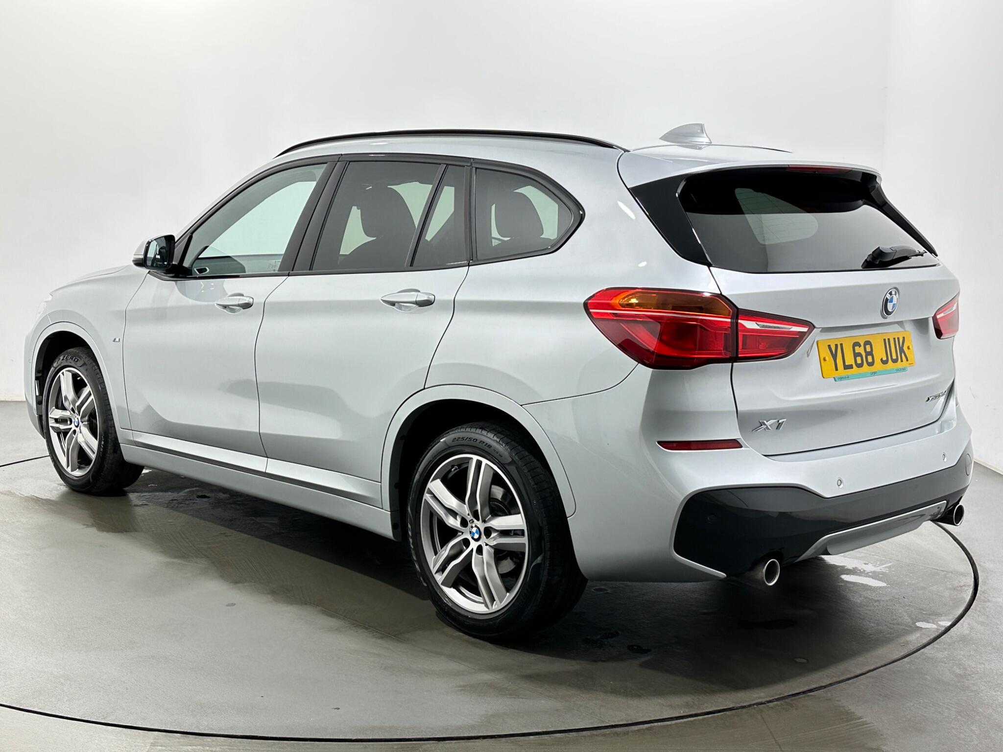 BMW X1 view 6