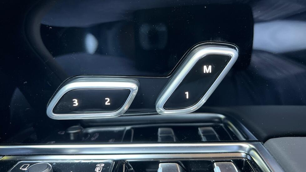 Land Rover Range Rover view 23