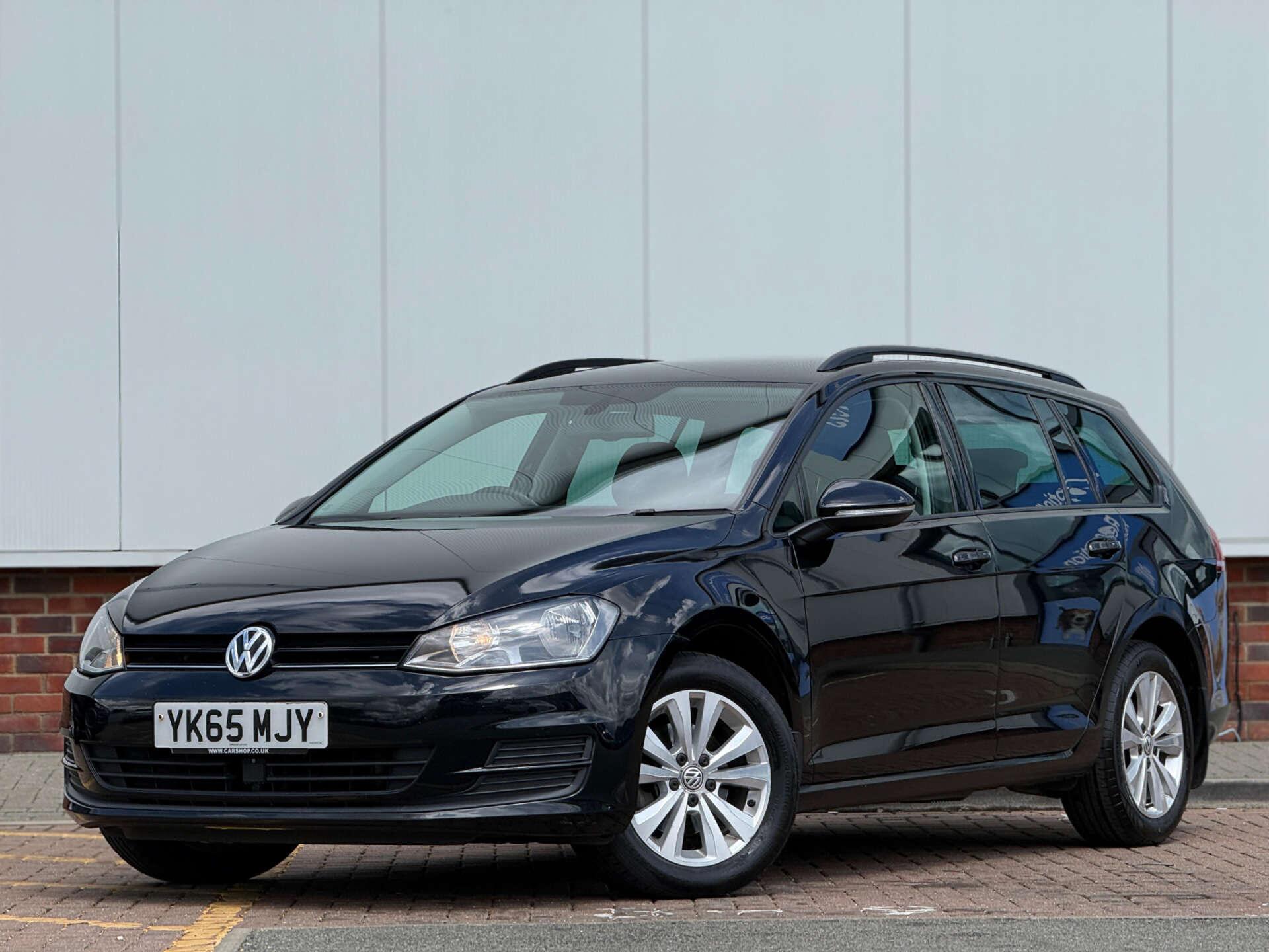 Volkswagen Golf view 3