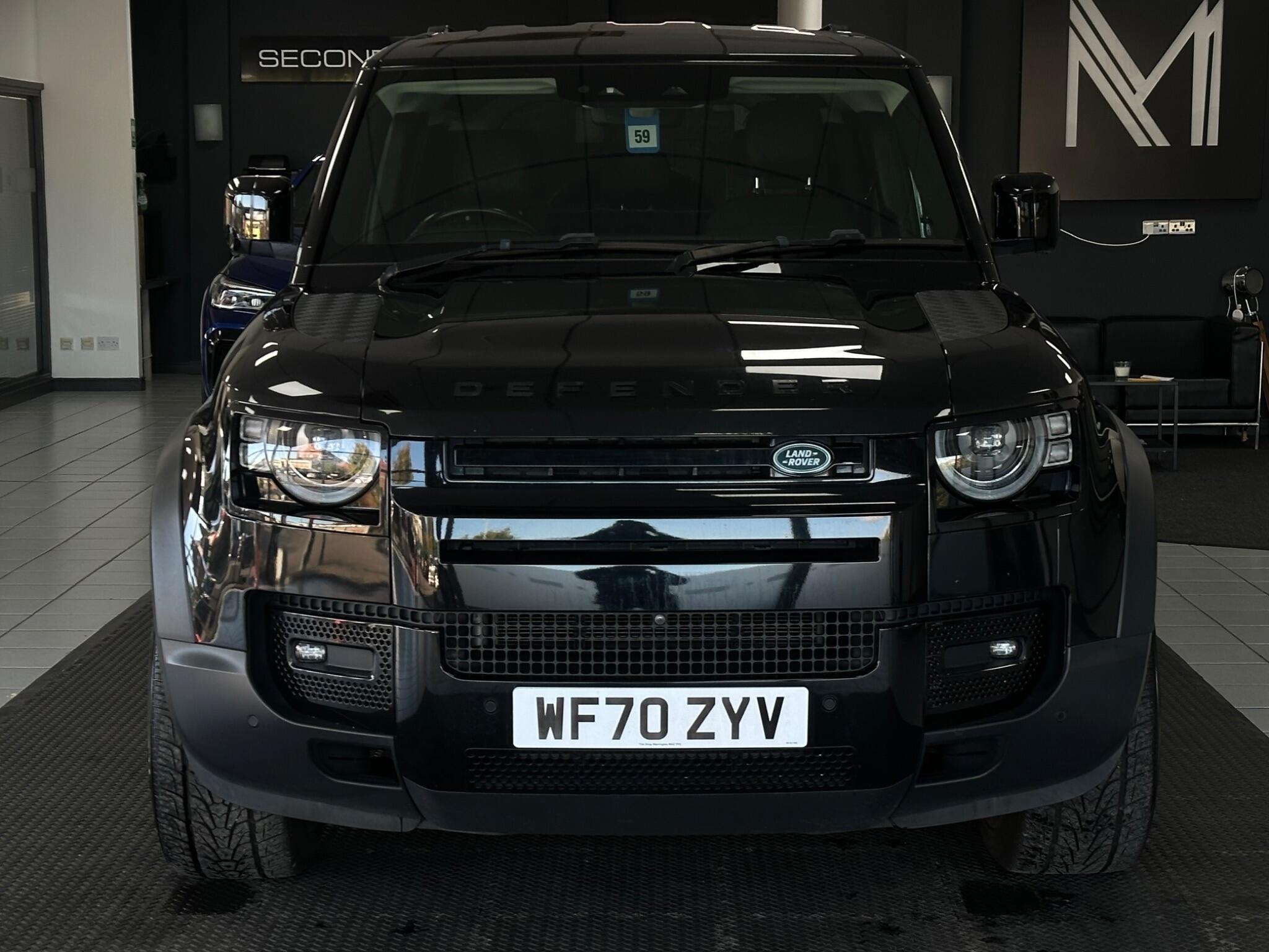 Land Rover Defender 110 view 6