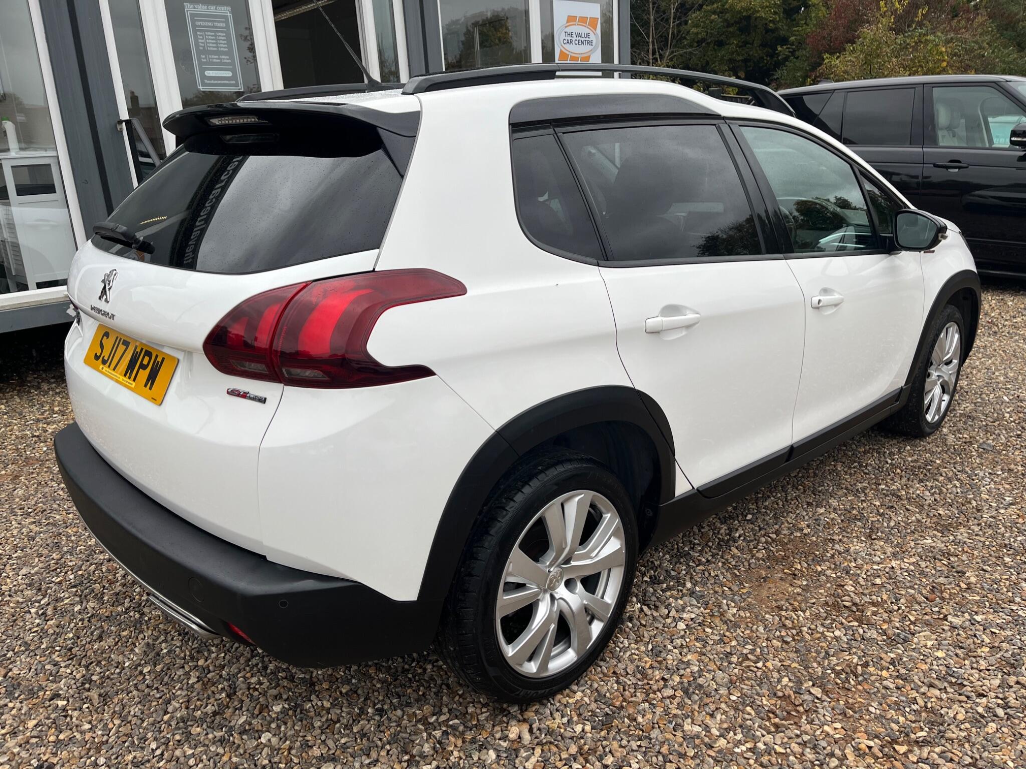 Peugeot 2008 view 4