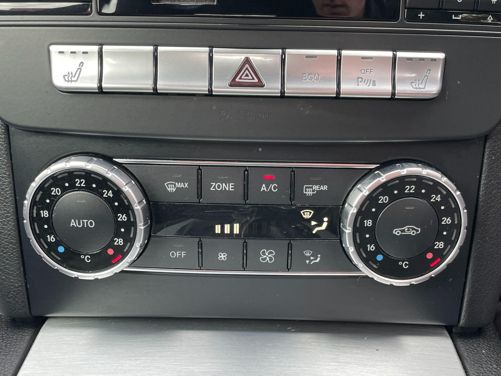Mercedes-Benz C-Class view 25
