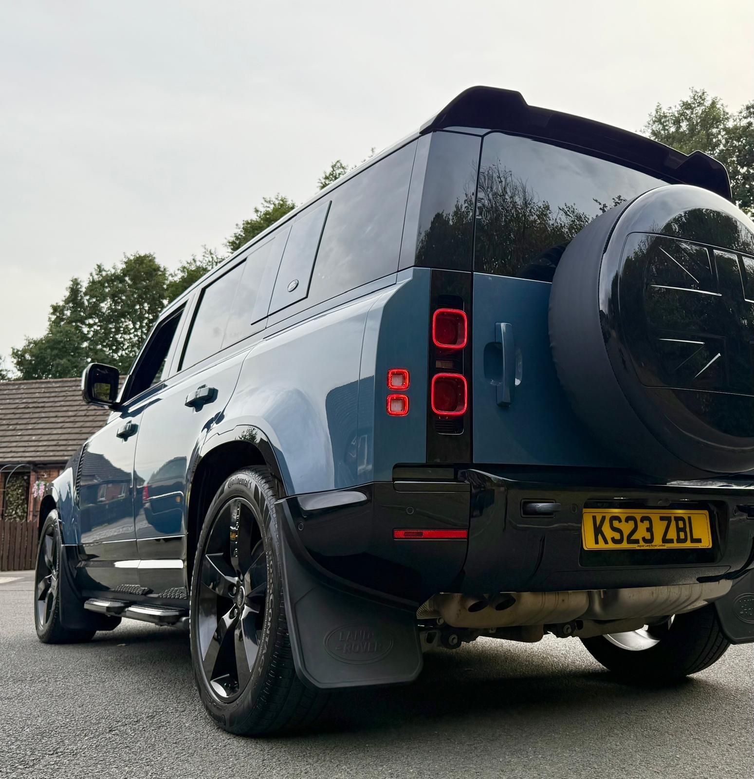 Land Rover Defender view 80