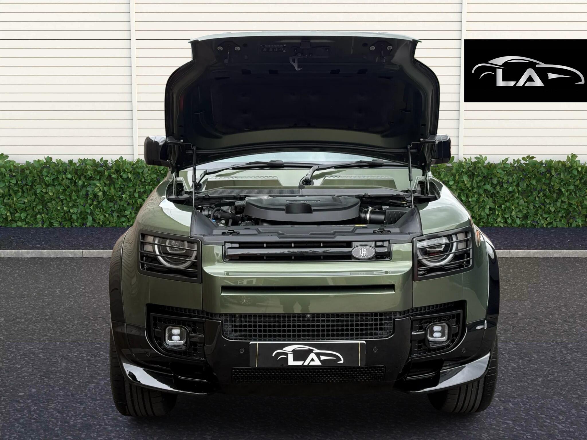Land Rover Defender view 13