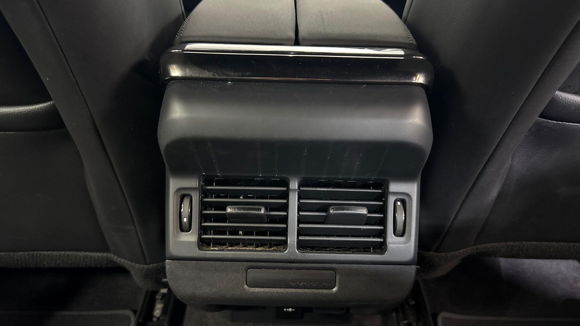 Land Rover Range Rover Evoque view 18