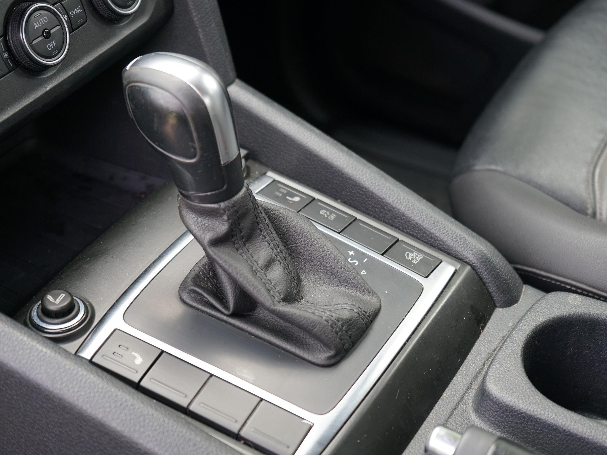 Volkswagen Amarok view 20