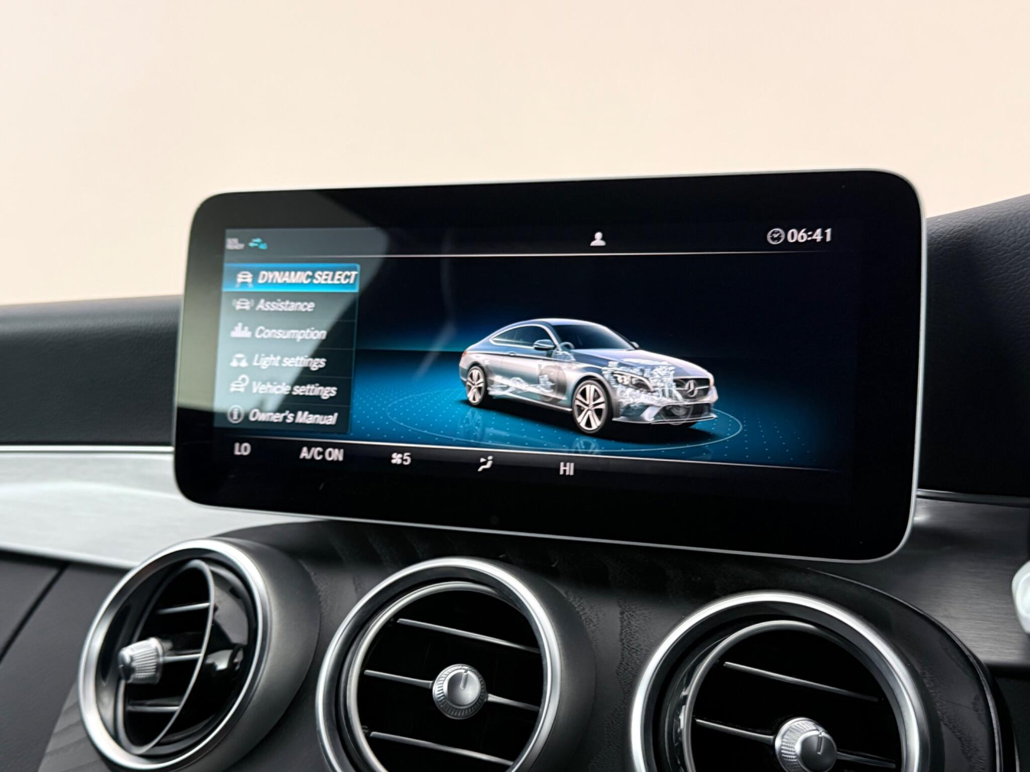 Mercedes-Benz C-Class view 26