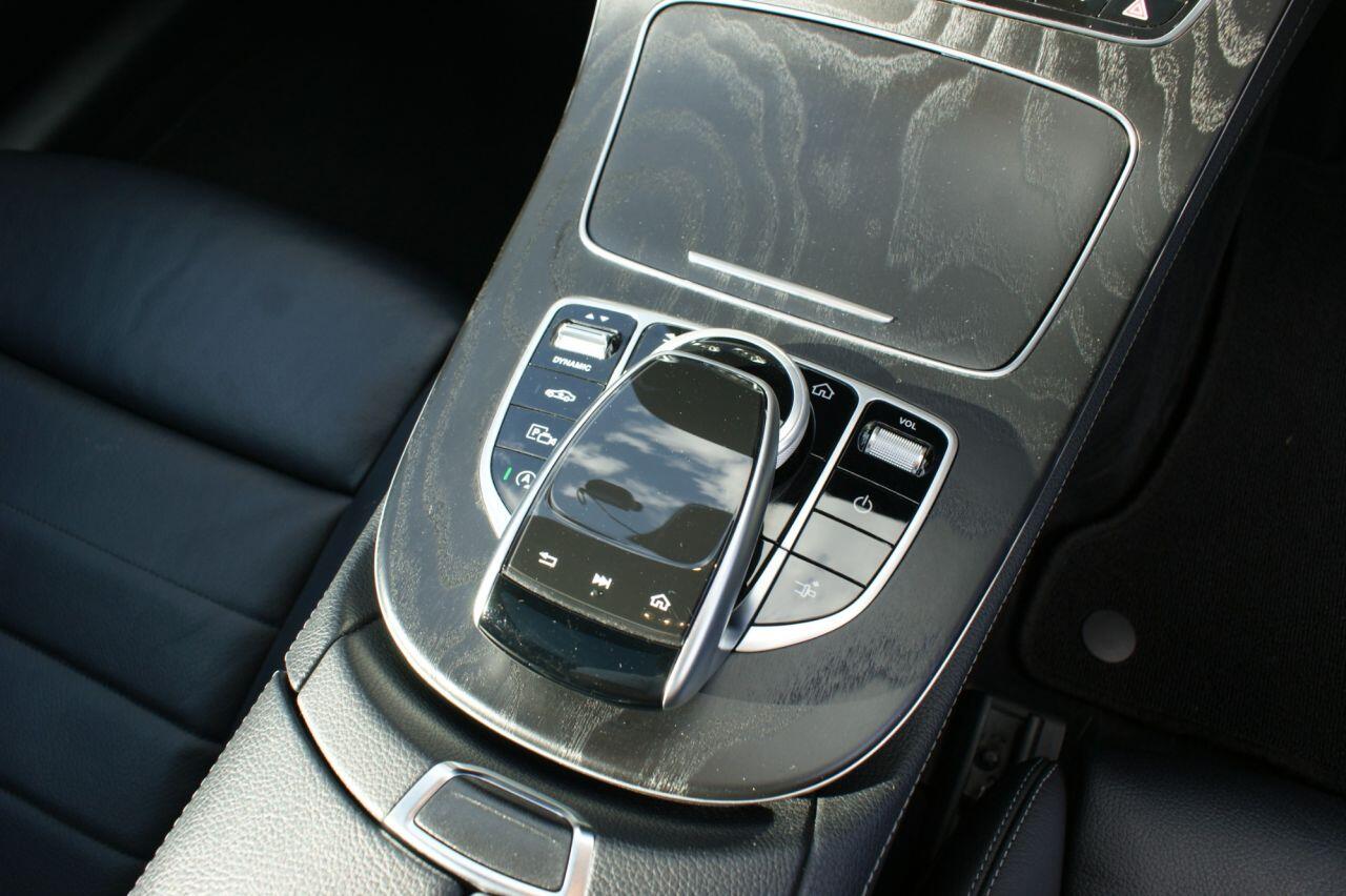 Mercedes-Benz E Class view 47