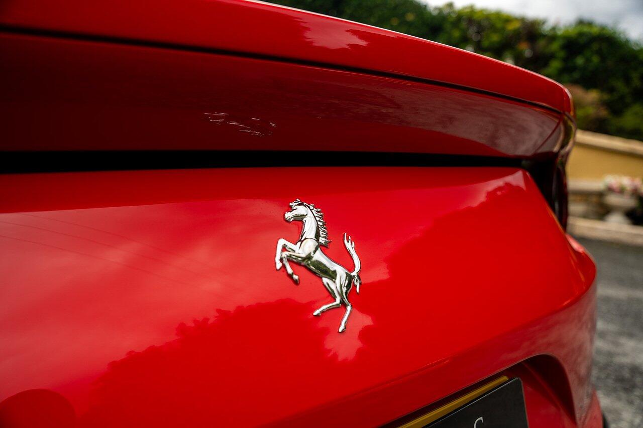 Ferrari 812 view 15