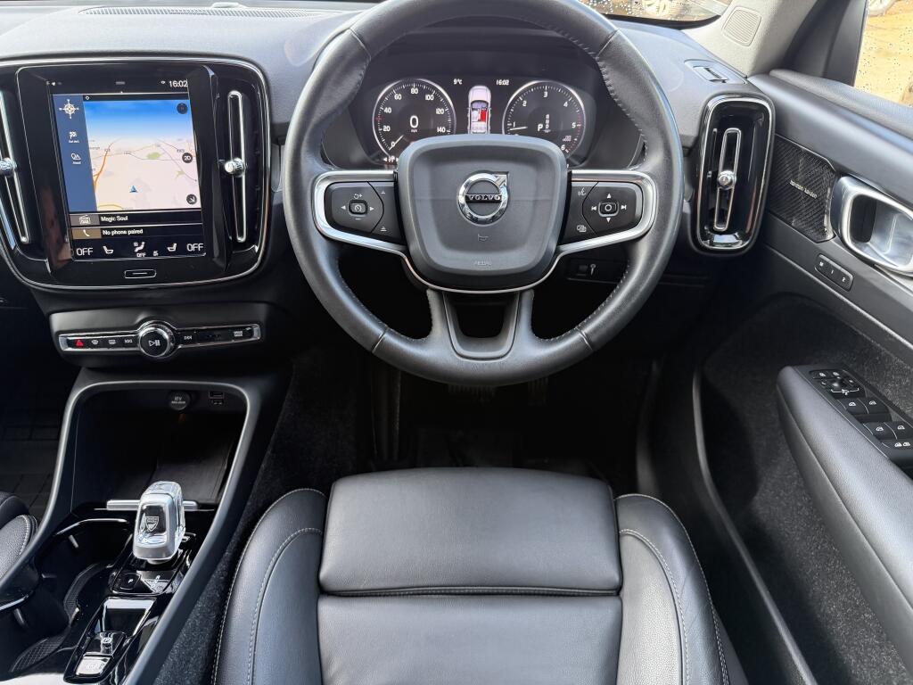 Volvo XC40 view 9