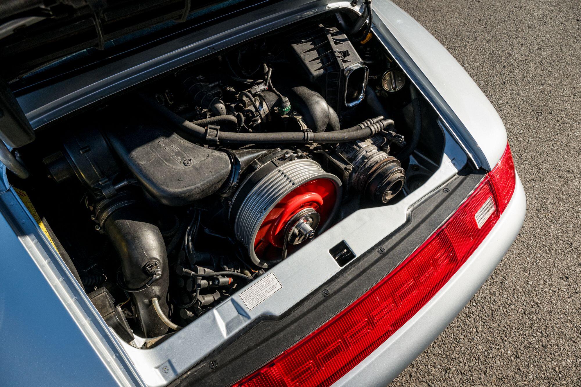 Porsche 911 view 27