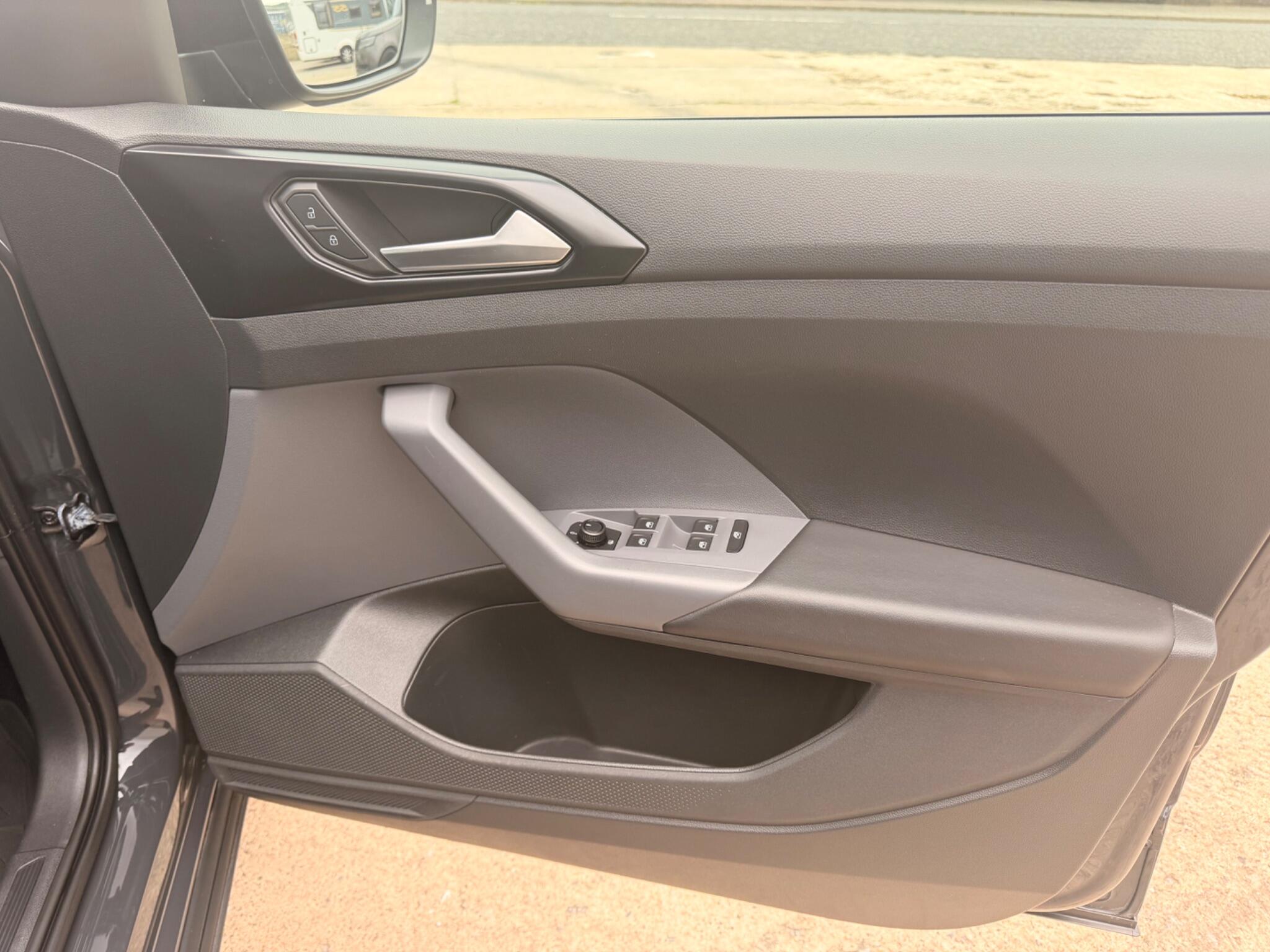 Volkswagen T-Cross view 28