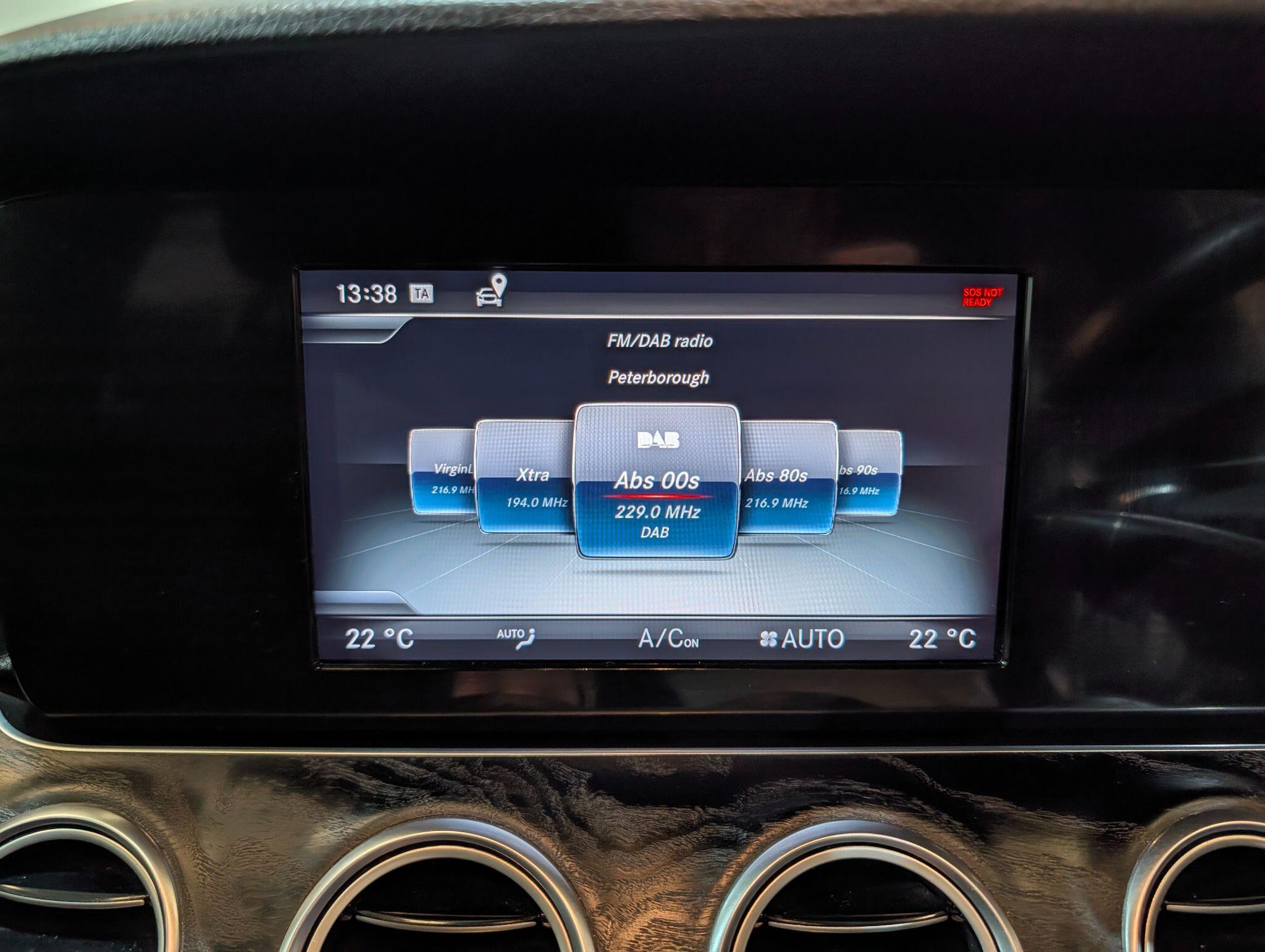 Mercedes-Benz E-Class view 54