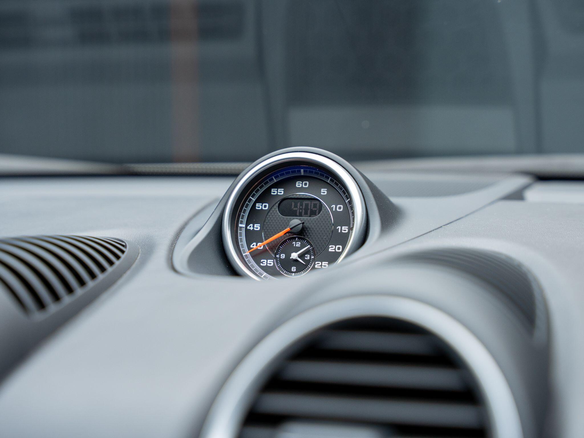 Porsche Cayman view 8