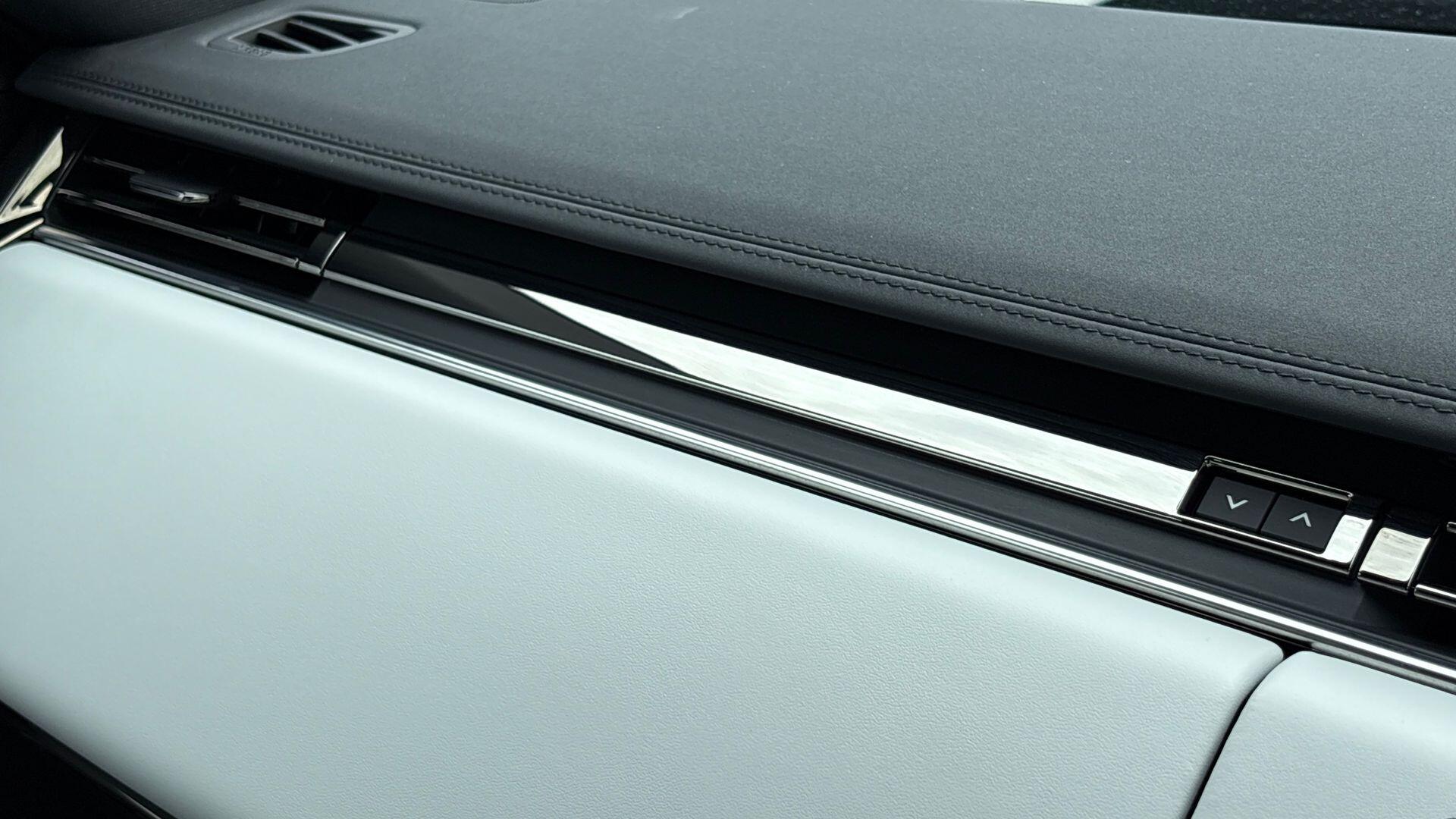 Land Rover Range Rover Sport view 35