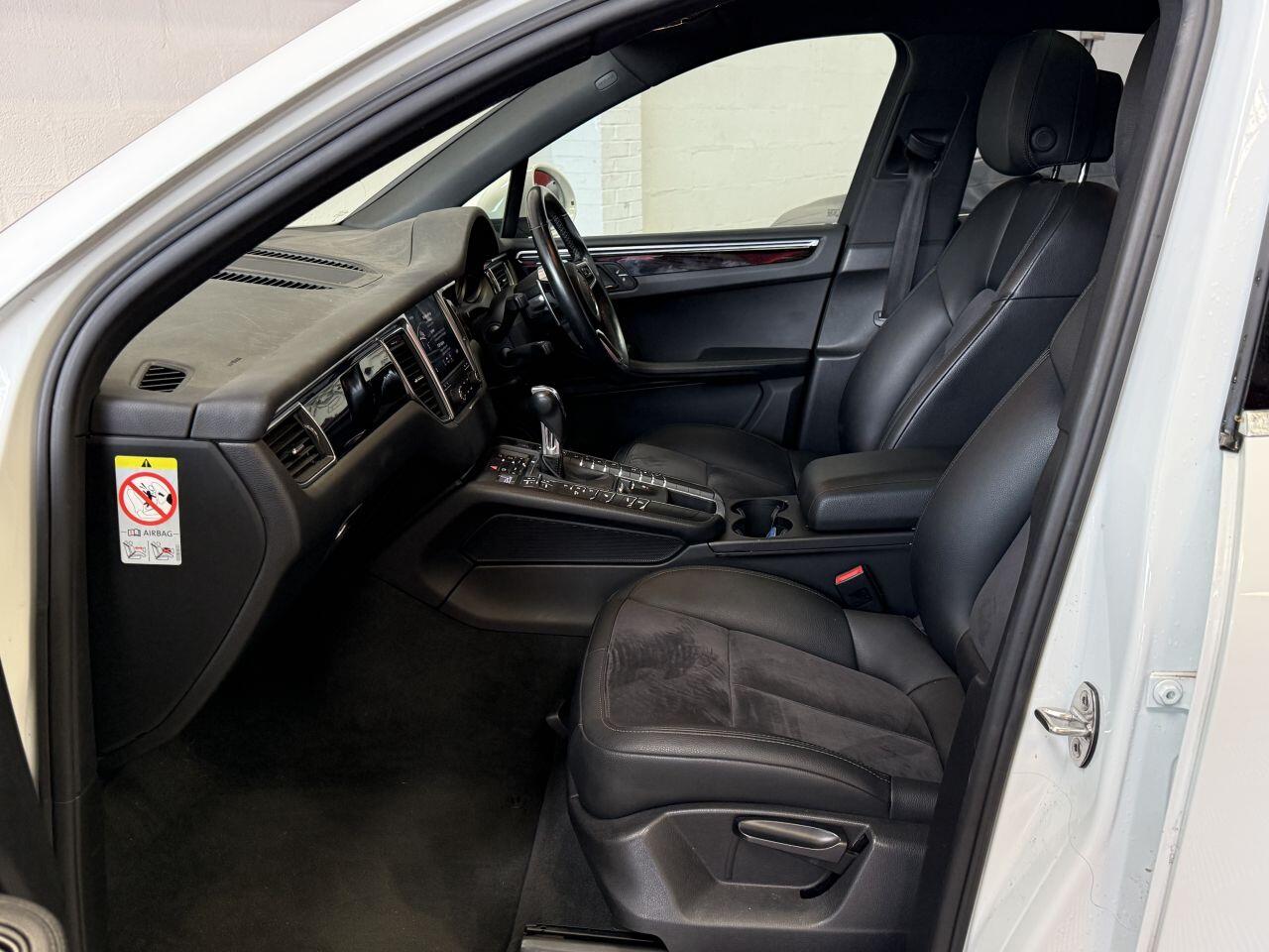 Porsche Macan view 54