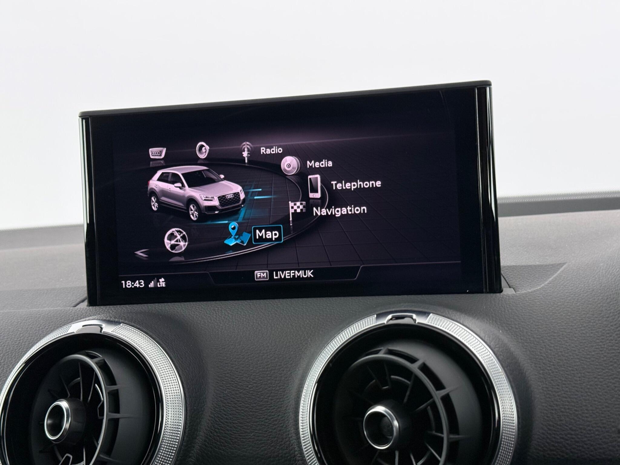 Audi Q2 view 28