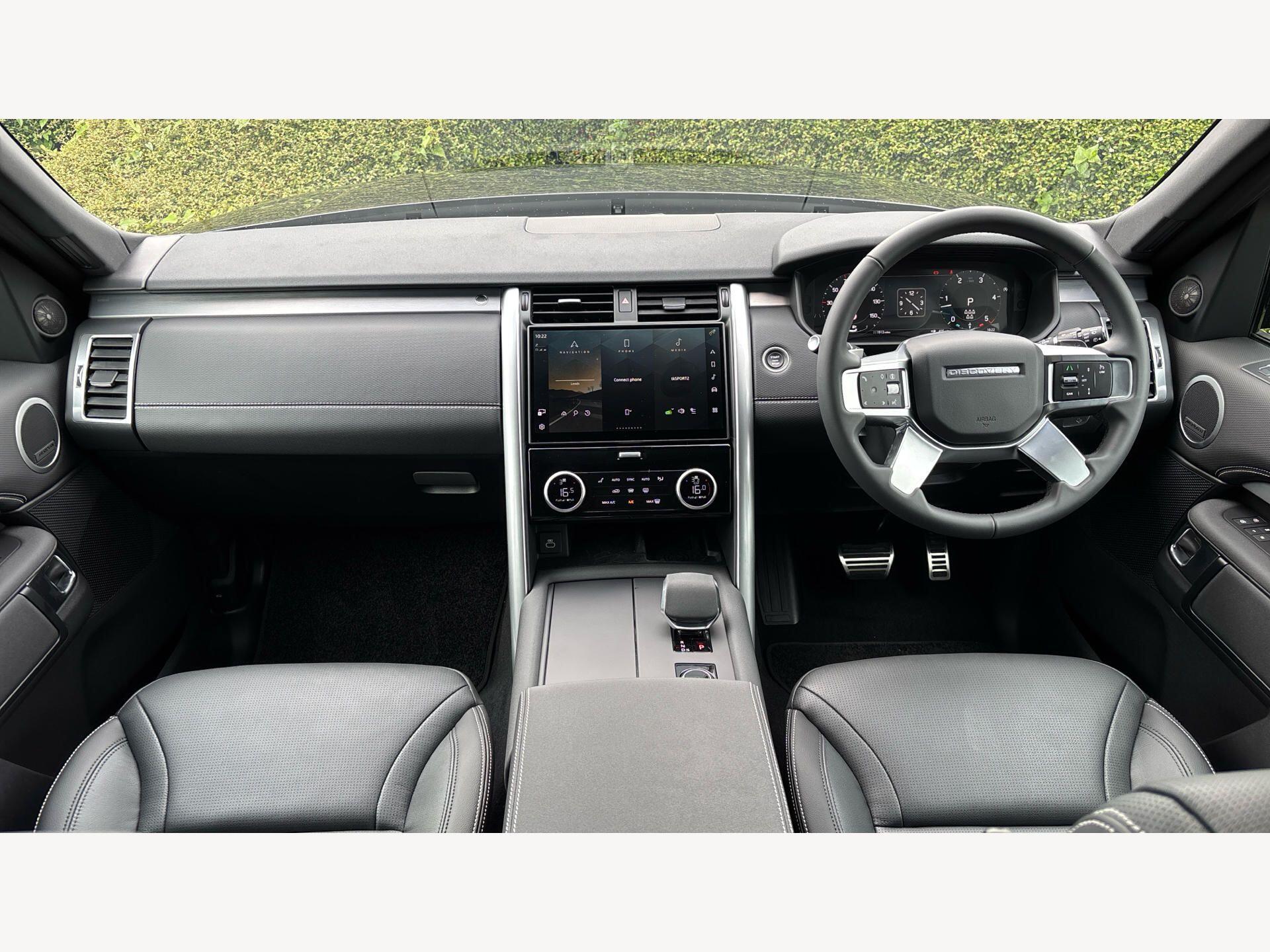 Land Rover Discovery view 11