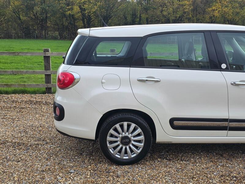 2014 Fiat 500L image 7