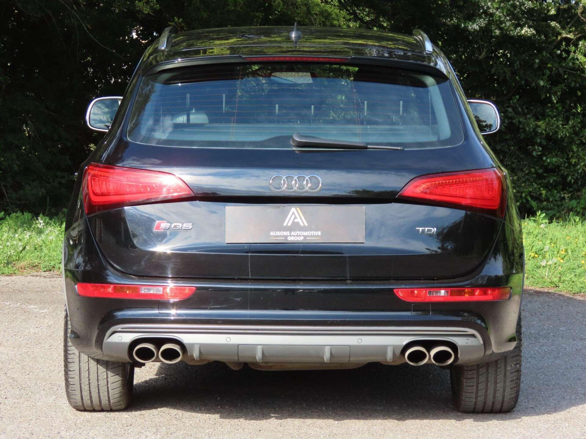 Audi SQ5 view 6