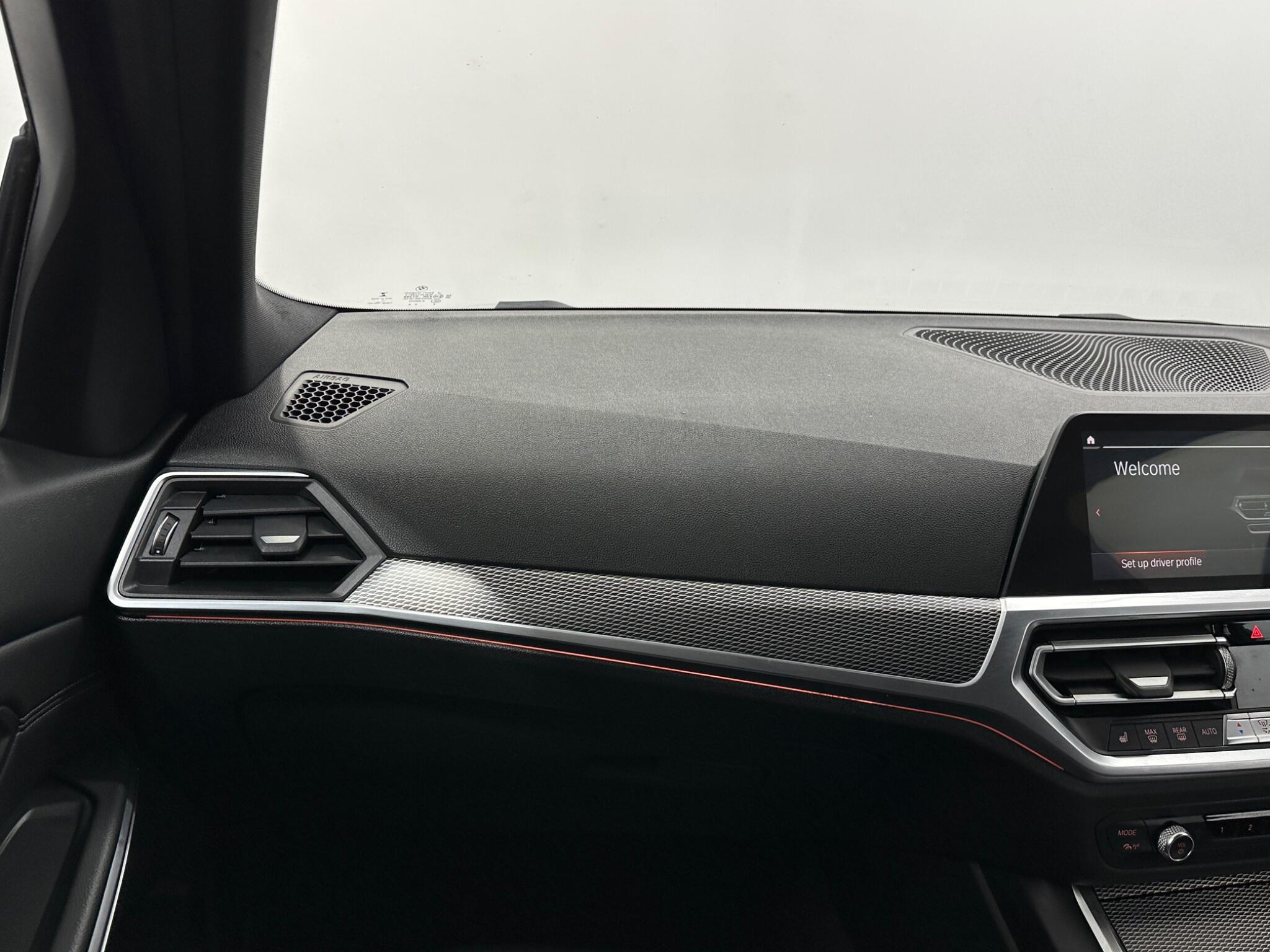 BMW 3 Series view 29
