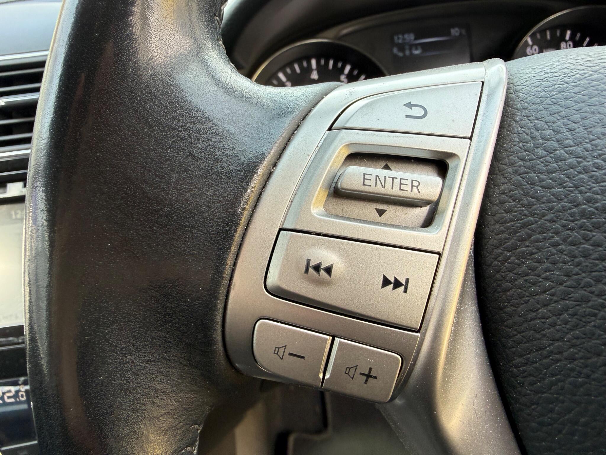 2016 Nissan Pulsar image 17