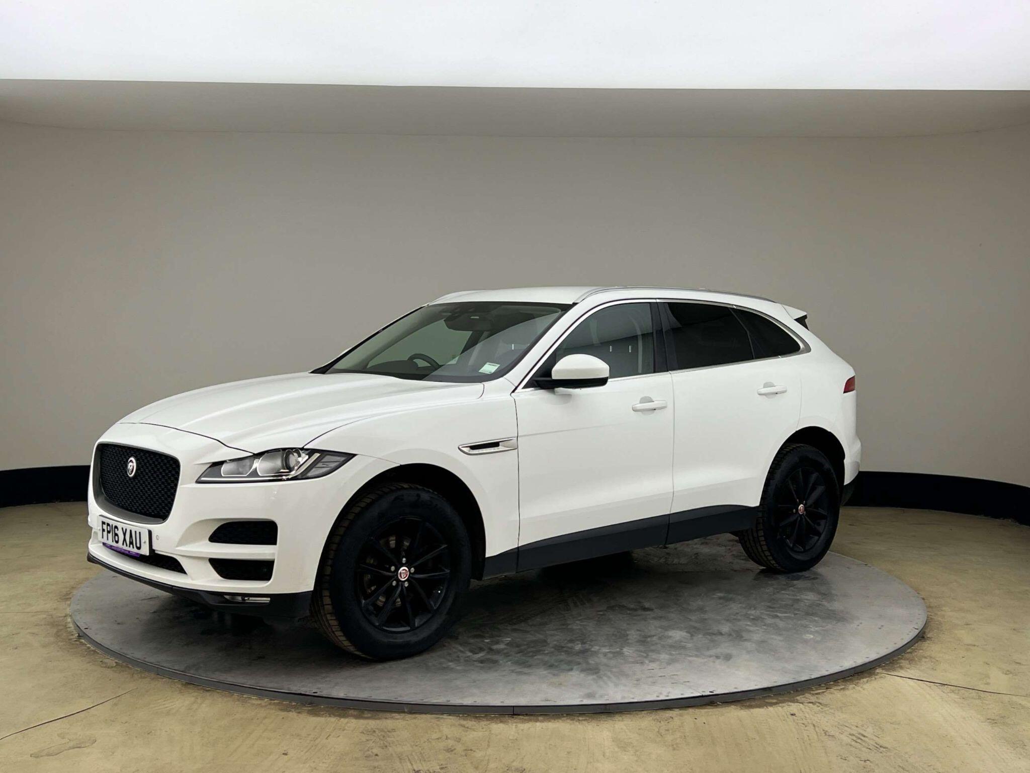 Jaguar F-Pace view 6